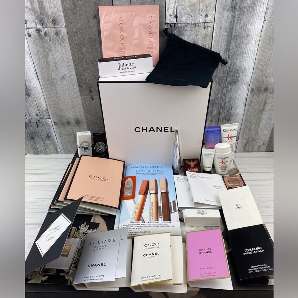 NWT Prestige Beauty Fragrance 30 Piece Gucci Celine and More Sample Set.